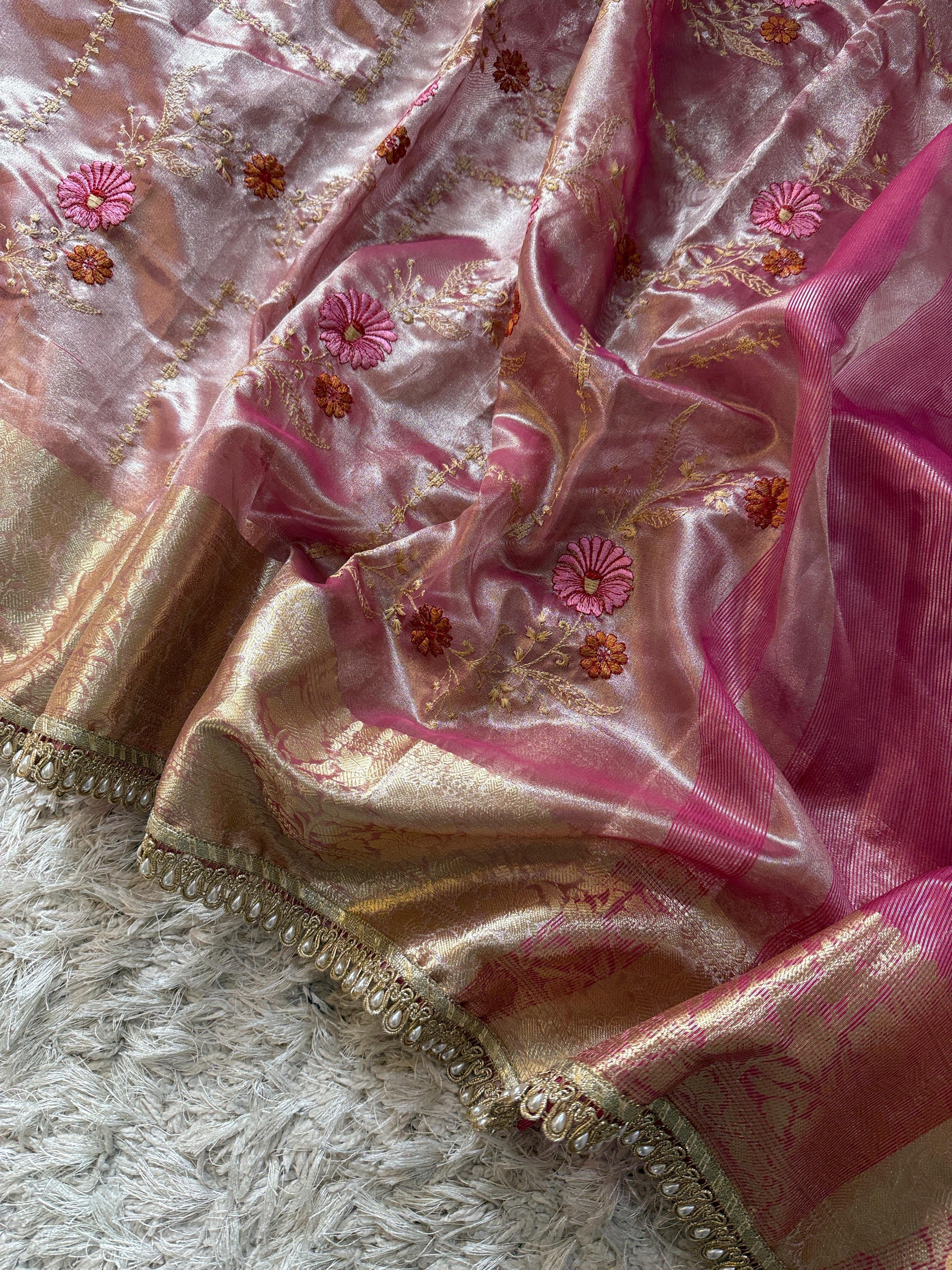 Gulabi Phoolkari Saree